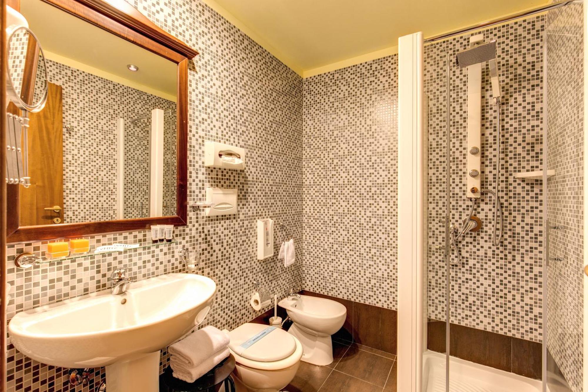 Hotel Tuscolana Rom Rum bild