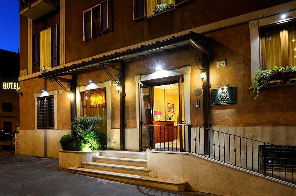 Hotel Tuscolana Rom Exteriör bild